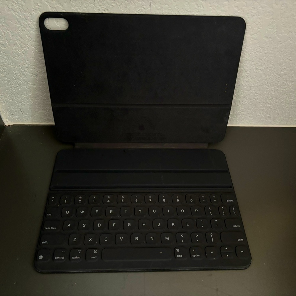 Apple Smart Keyboard iPad Folio